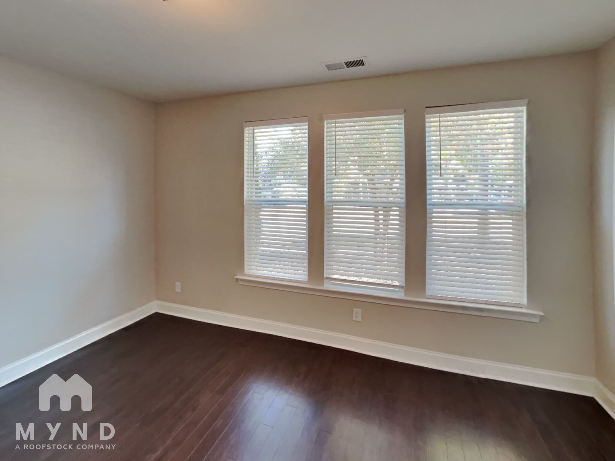 Building Photo - 2547 Statesville Ave