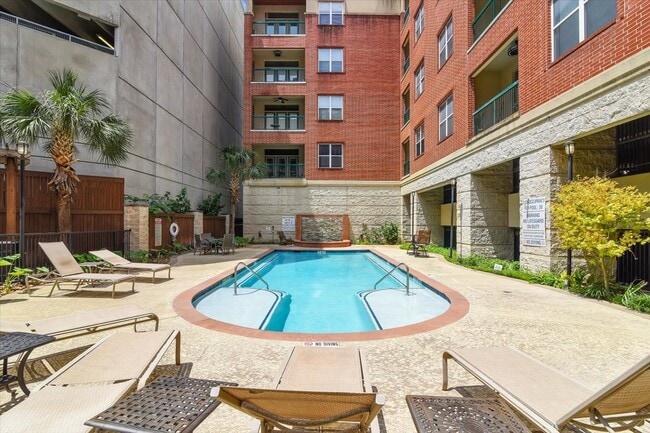 Building Photo - 300 St Joseph Pkwy