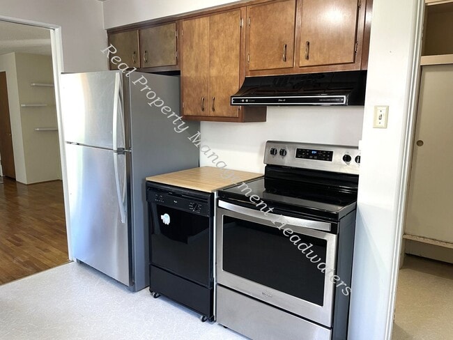 Building Photo - 3 Bedroom 2 Bath House for Rent - Pet Frie...