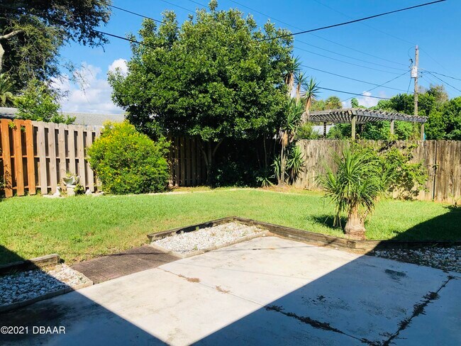 Building Photo - 3011 Princeton Ave