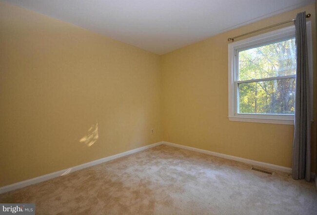 Building Photo - 3151 Ellenwood Dr