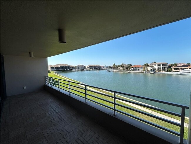 Building Photo - 6260 Kipps Colony Ct S