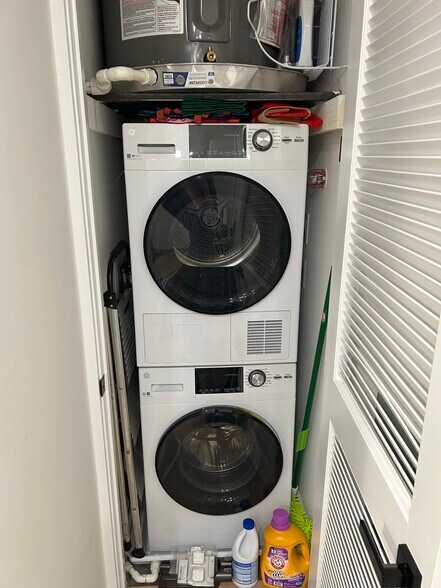 Building Photo - 1440 Harvard St NW