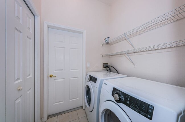 Building Photo - 2624 Tottenham Dr