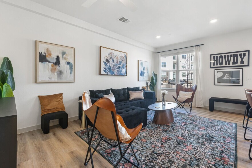 Building Photo - 1301 Leah Ave