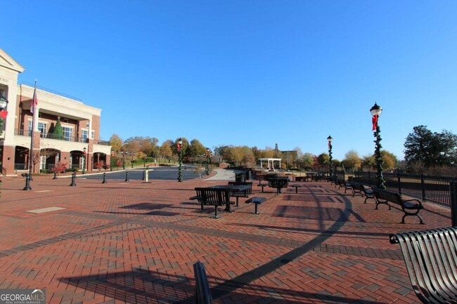 Building Photo - 514 Clover Dr