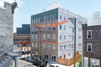 Building Photo - Fairman's Garret - The King