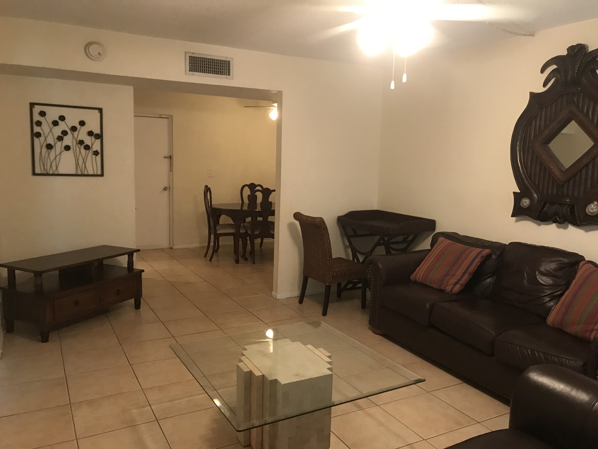 furnished common area - 480 NW 20th St