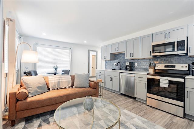 Building Photo - 601 N Ewing Ave