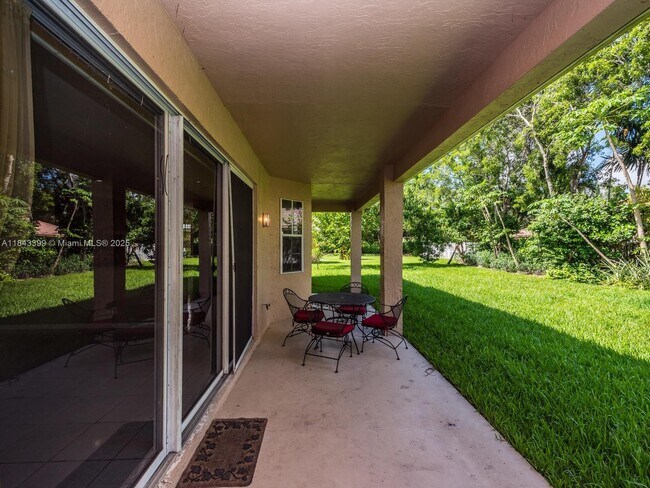 Building Photo - 584 Cambridge Dr