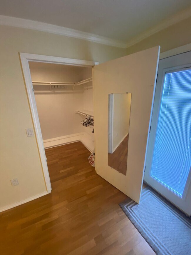 Building Photo - Beautiful 3 Bedroom Home in NE Albuquerque