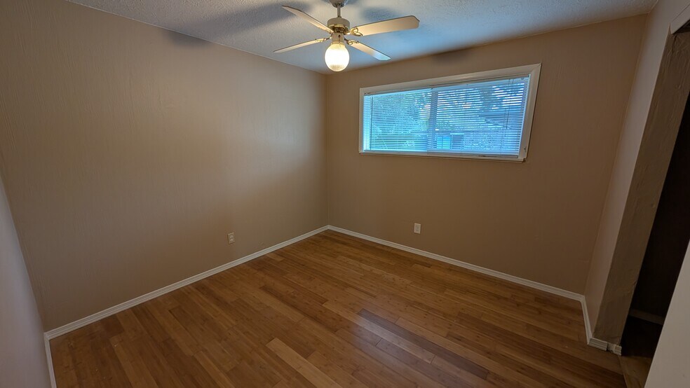 Building Photo - 3736 SE 165th Ave