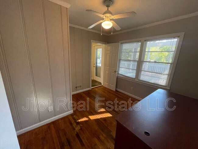 Building Photo - 2855 Monticello Pl