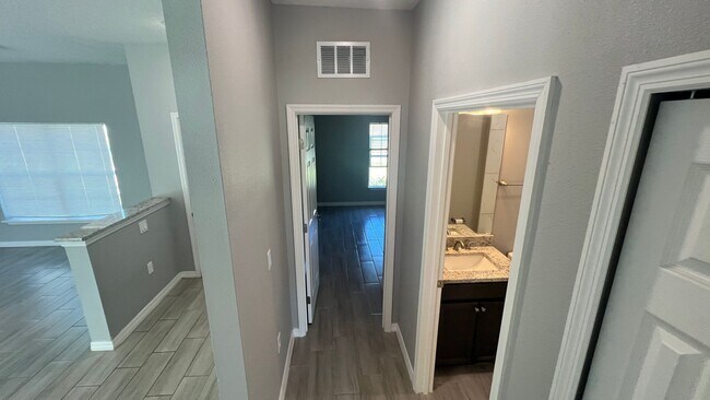 Building Photo - ADORABLE 3 Bedroom / 2 Bathroom Home in Pa...