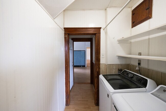 Building Photo - 51 S Lenox St