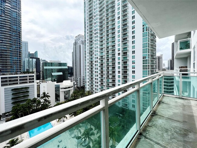 Building Photo - 950 Brickell Bay Dr