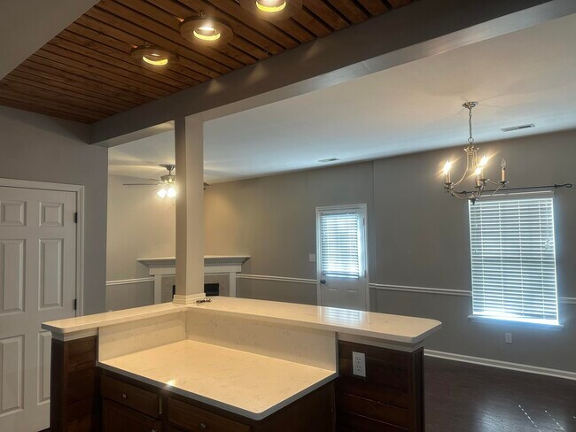 Building Photo - 2468 Checkerberry Dr