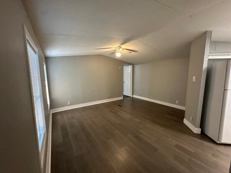 Building Photo - 8749 Co Rd 3602