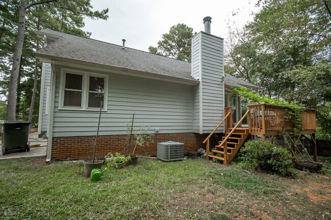 Building Photo - 115 Winterberry Dr