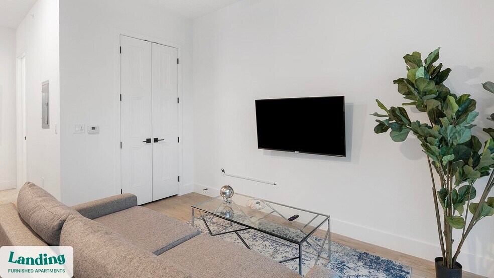 Building Photo - 650 E Sycamore St