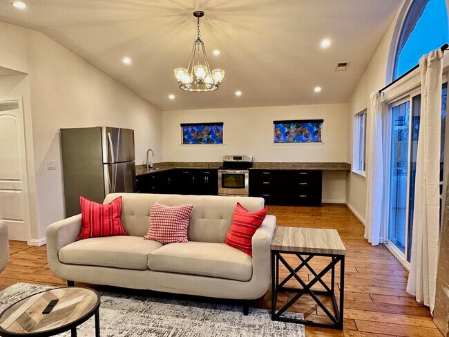 Building Photo - 6505 Skyfarm Dr