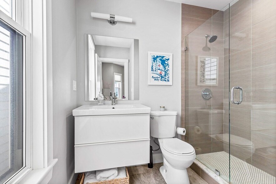 Building Photo - 241 Lexington St