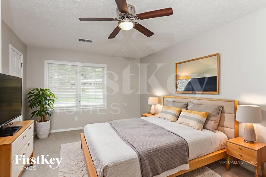 Building Photo - 3120 Oak Dr