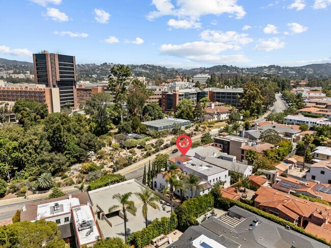 Building Photo - 838 Hilgard Ave