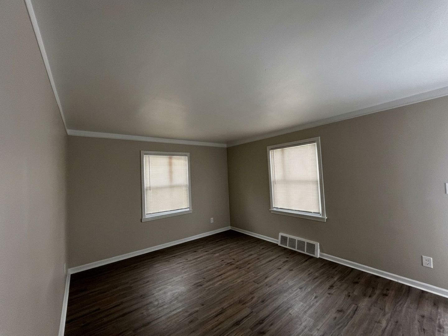 Building Photo - 6348 Lodewyck St
