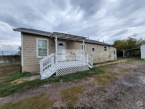 Building Photo - Move-In Ready 2 bed/2bath home!