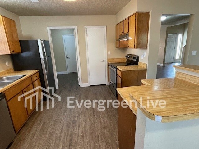 Building Photo - 203 Barrow Ct