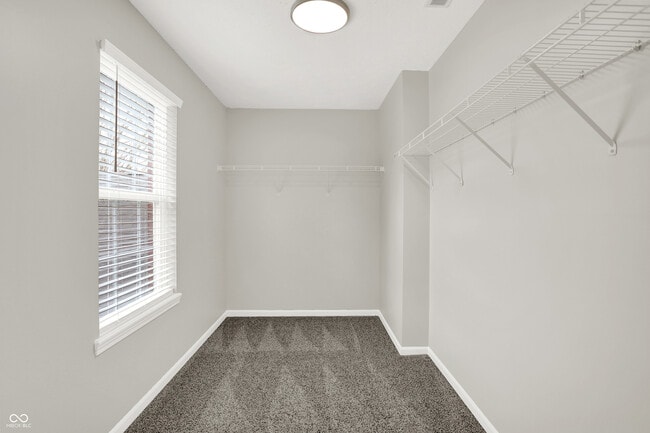 Building Photo - 5761 Cantigny Way S