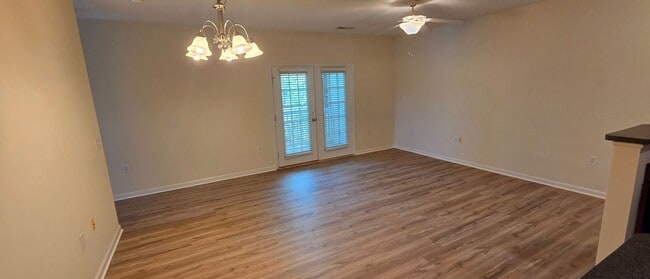 Building Photo - Great condo near Hanes Mall area, Clemmons and I40
