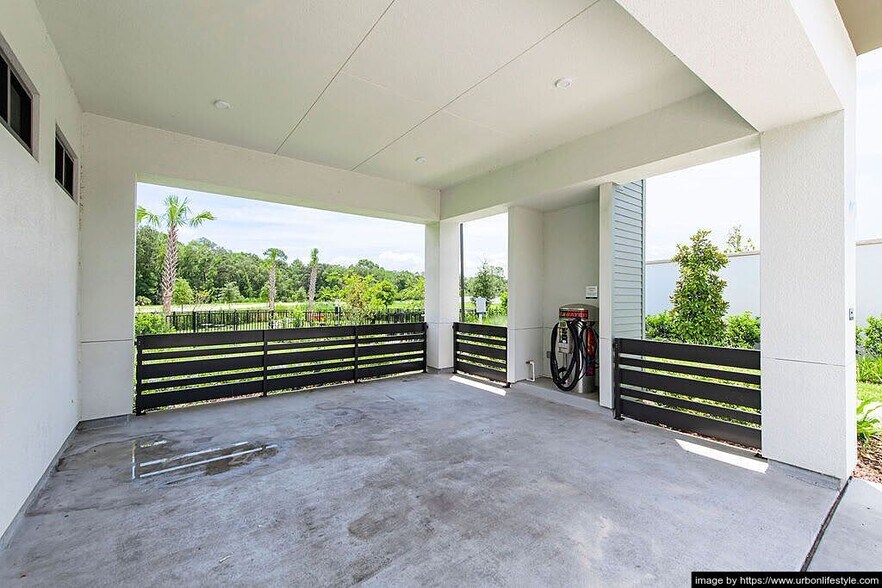 Building Photo - 9264 Moss Preserve Pkwy