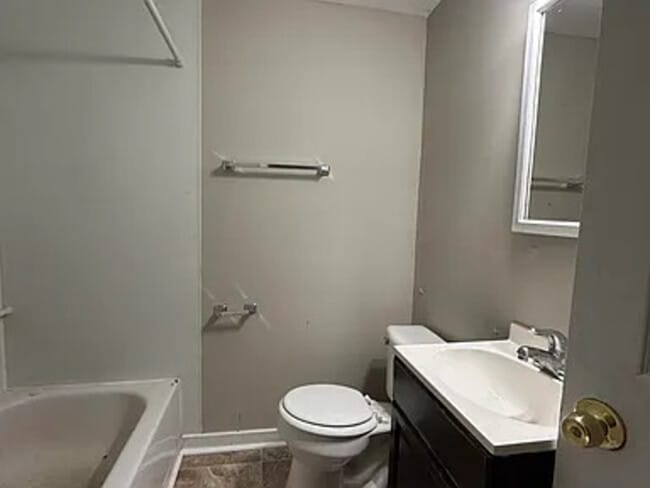 Building Photo - 4807 Center Dr