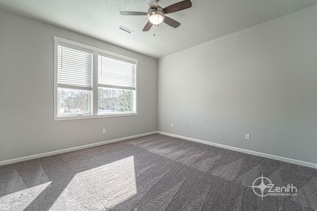 Building Photo - 16326 NE 20th St