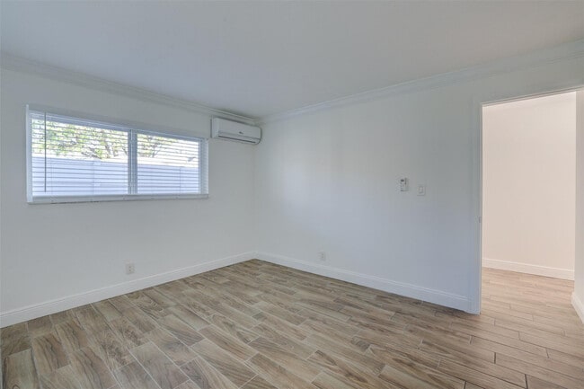 Building Photo - 4609 Bougainvilla Dr