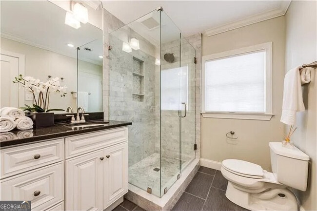 Building Photo - 311 Delmont Dr NE