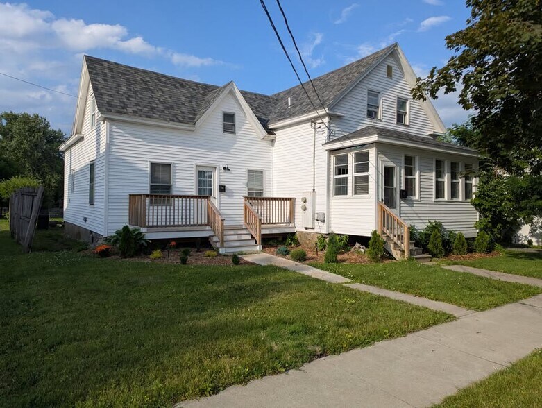 Building Photo - 115 Lower Welden St