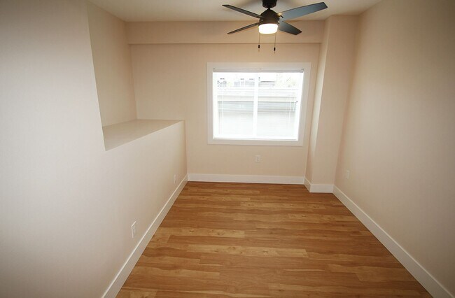 Building Photo - Caspian 3501 3-plex
