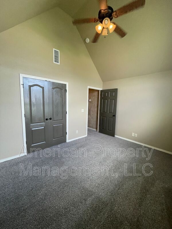 Building Photo - 15624 S Birch Ave