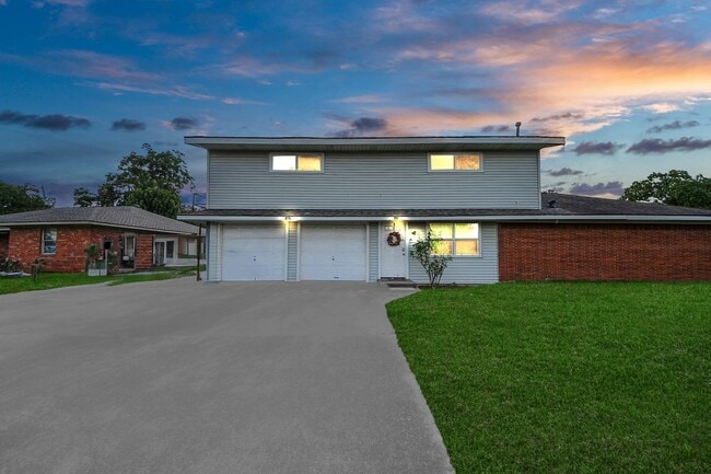 Building Photo - 5747 Turtle Creek Rd