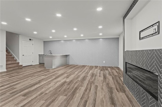 Building Photo - 1106 Aurora Ct