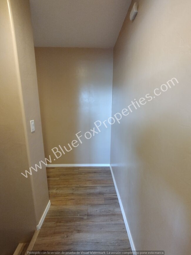 Building Photo - Two Story Townhome, 3 Bed and 1 1/2 Bath