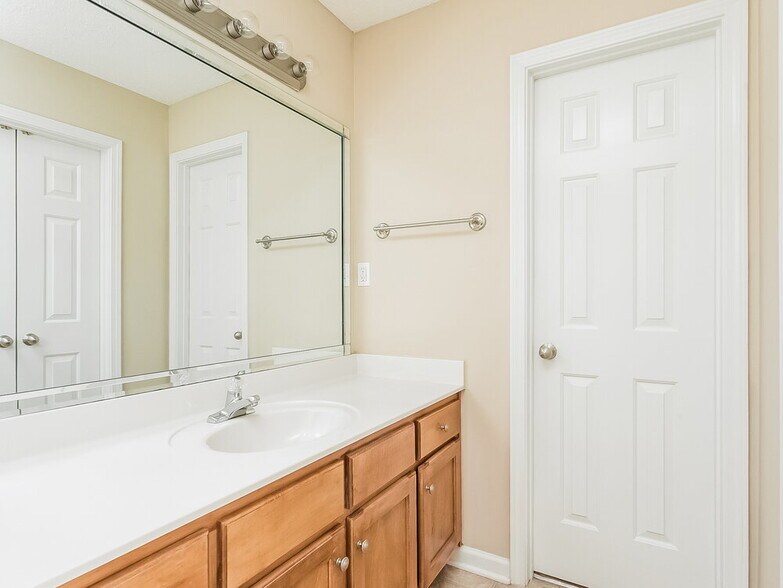 Building Photo - 7027 Maple Grove Rd