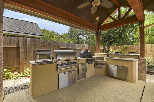 Building Photo - 21131 Beech Landing Ln