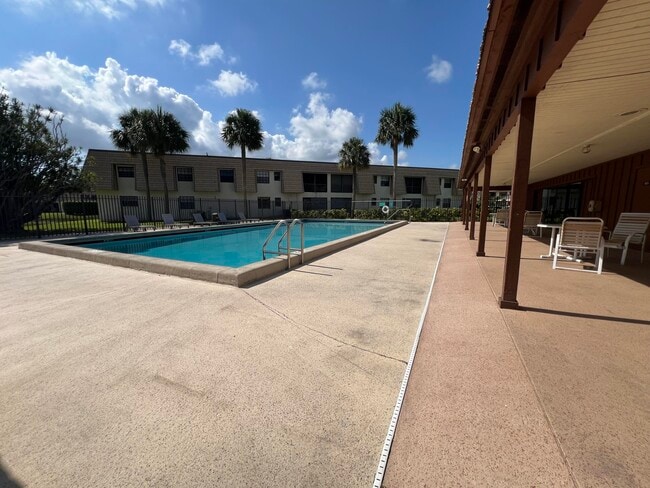 Building Photo - 4175 Oak Terrace Dr