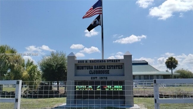 Building Photo - 225 S Fronda St