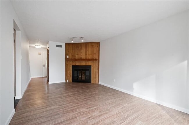 Building Photo - 2609 Fox Chase Ct