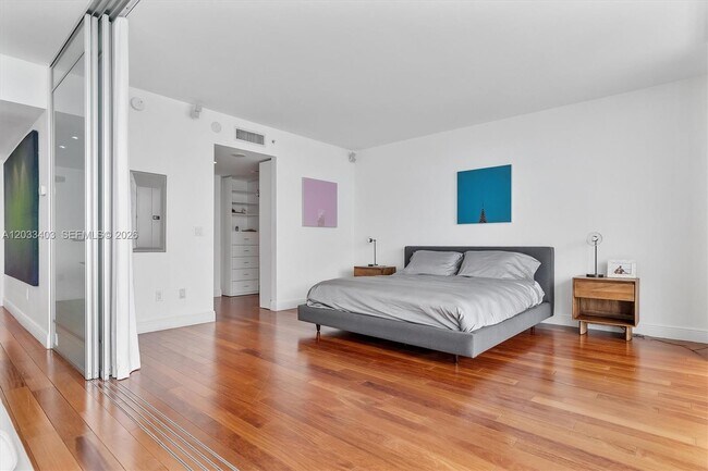 Building Photo - 1331 Brickell Bay Dr